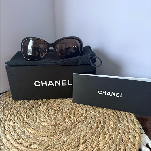 Chanel - Picture 10 of 10